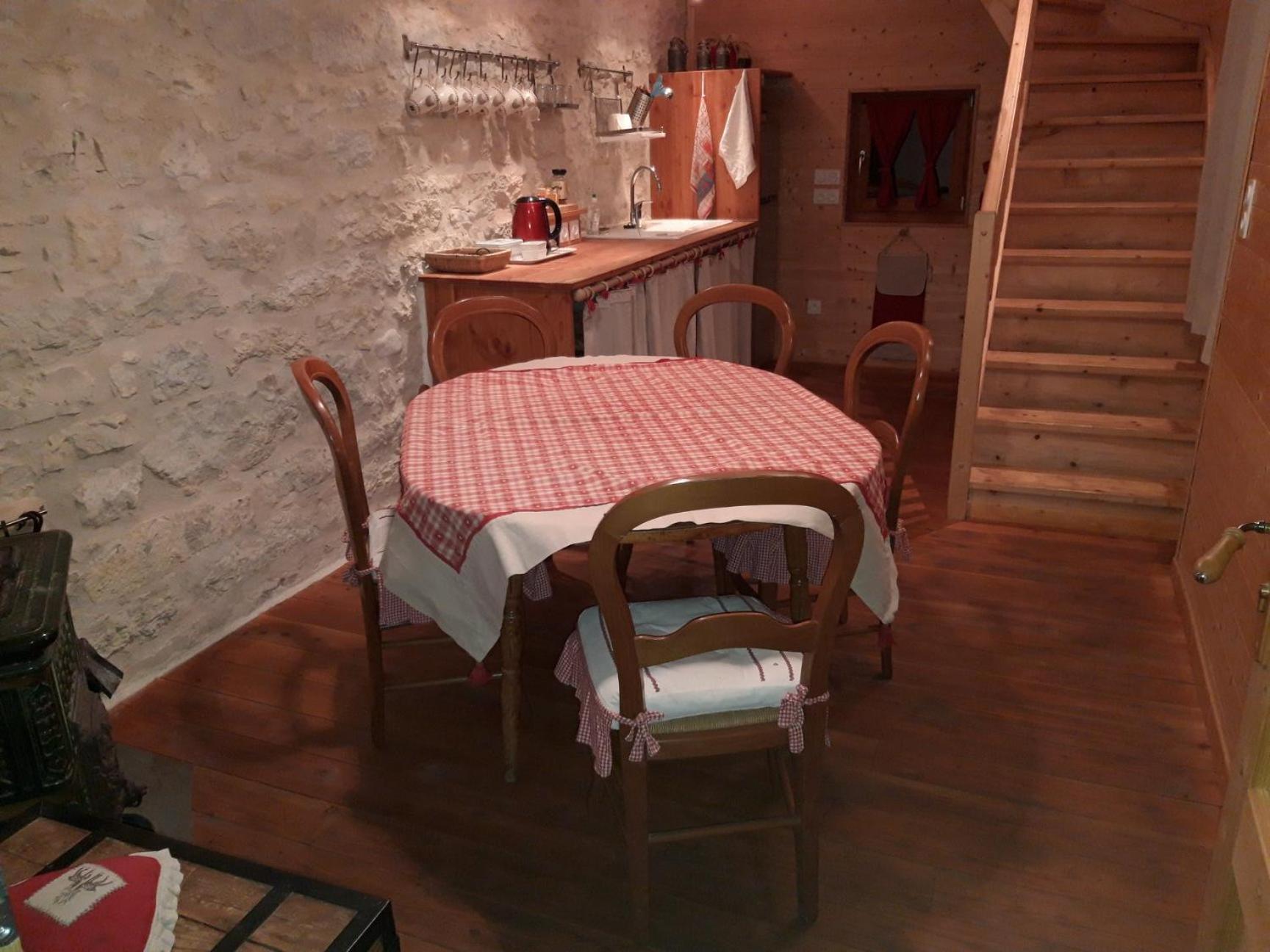 Valreley, Chambres Et Table D'Hotes Eco-Friendly Avec Bain Nordique Au Sud Du Massif Du Jura Champagne-en-Valromey Extérieur photo