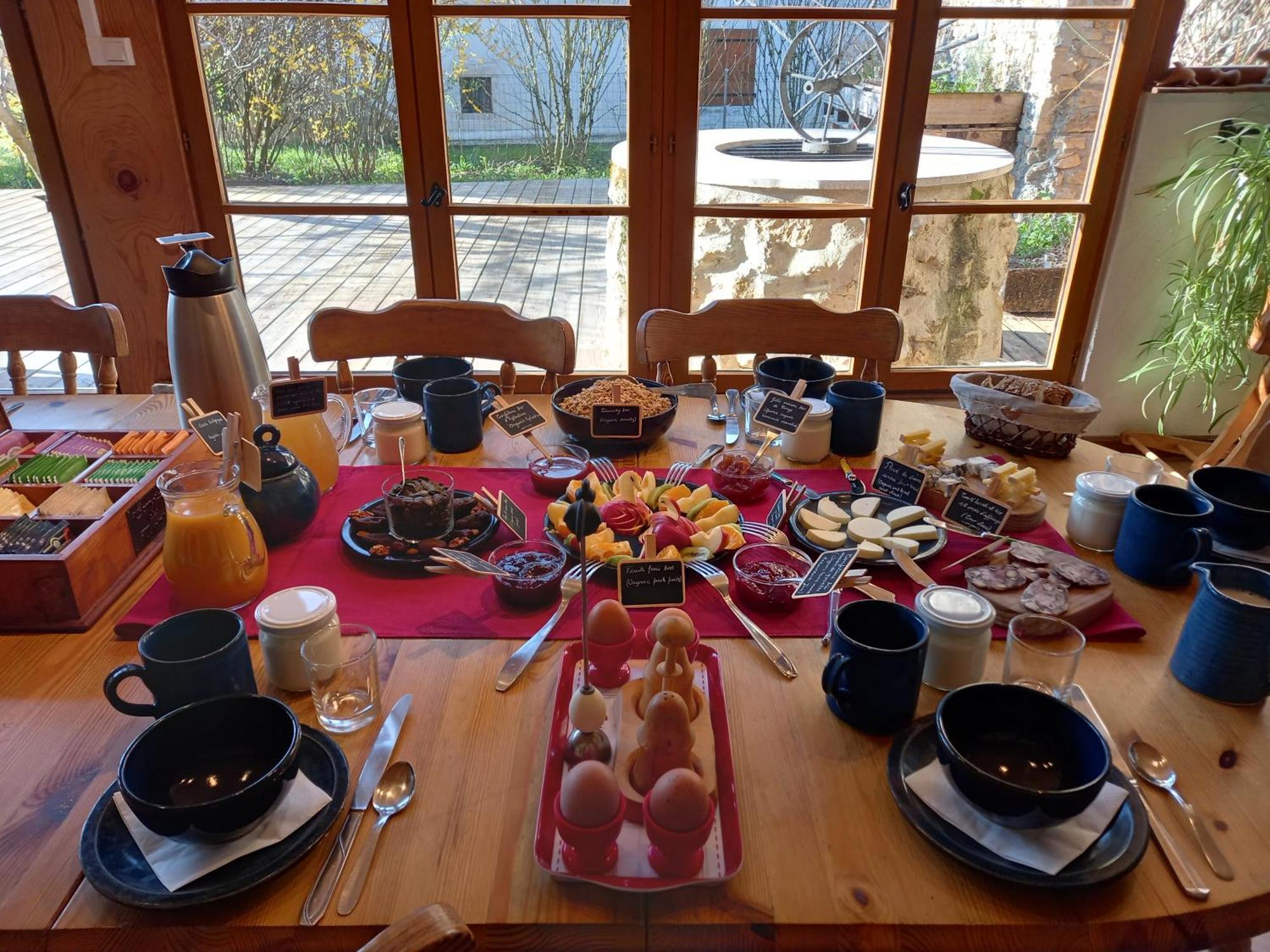 Valreley, Chambres Et Table D'Hotes Eco-Friendly Avec Bain Nordique Au Sud Du Massif Du Jura Champagne-en-Valromey Extérieur photo